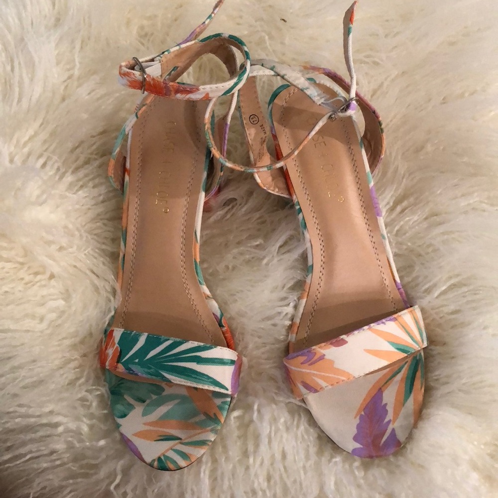 White tropical print heels size 7.5